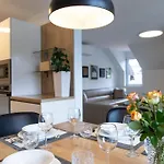 Apartman Beachfront Duplex With Stunning View Bled