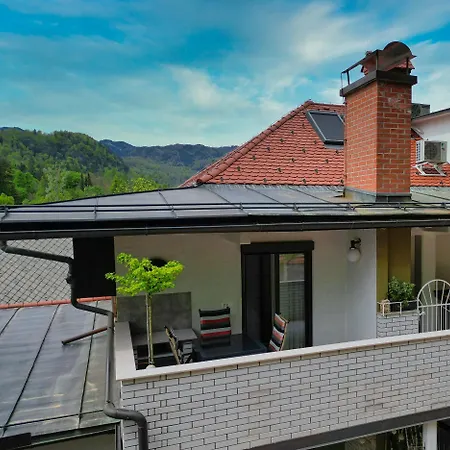 Beachfront Duplex With Stunning Lake View *