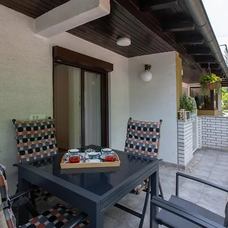 Beachfront Duplex With Stunning Lake View