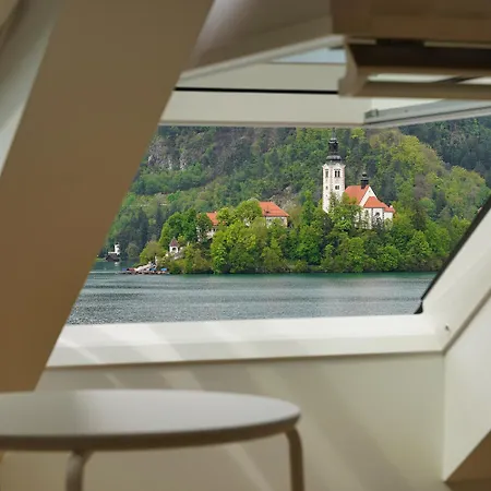 Beachfront Duplex With Stunning Lake View * Bled